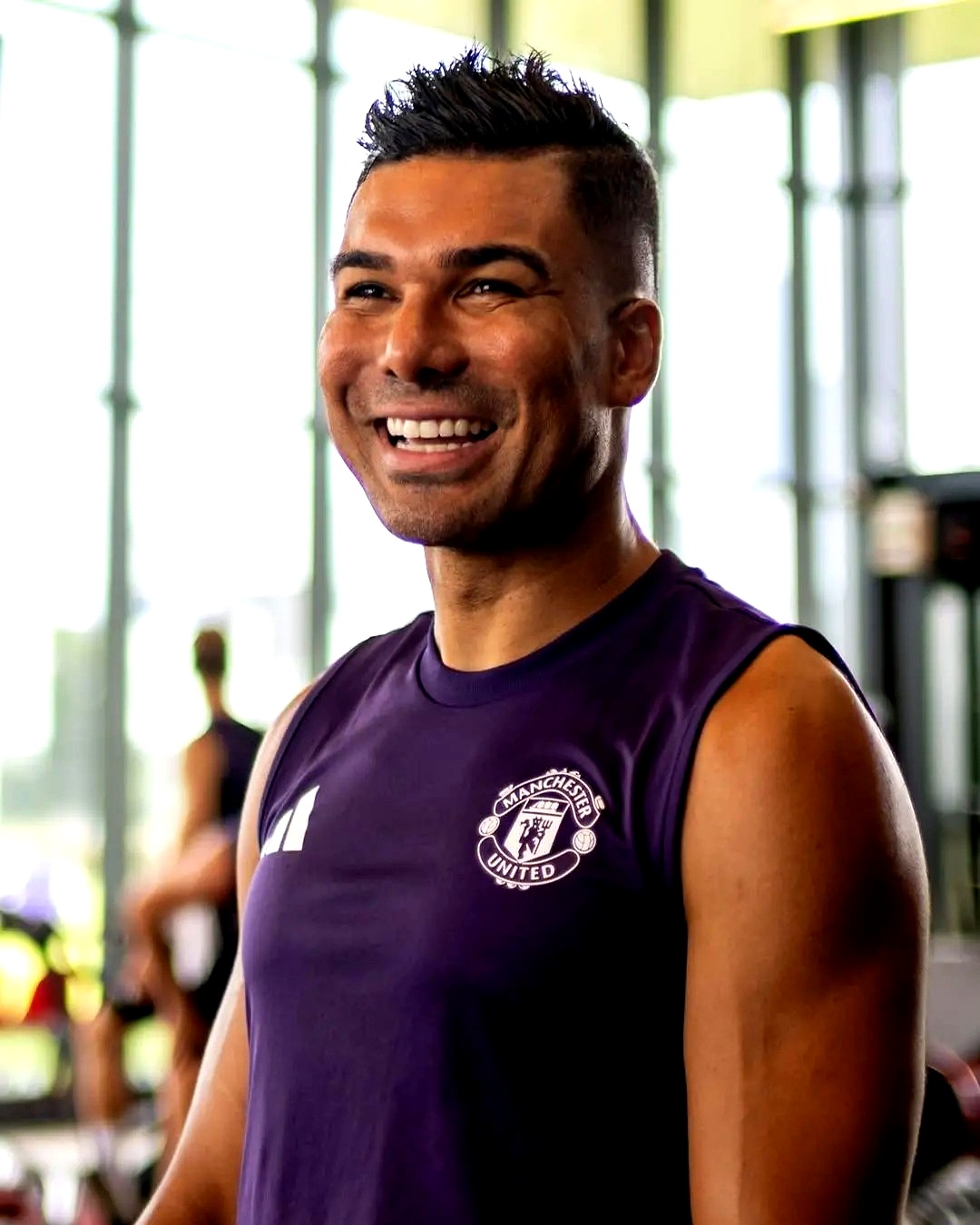 包含曼联年轻球员表现引人瞩目，无缘半决赛的词条