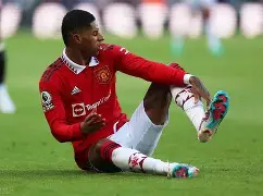 包含南安普顿客场击败伯明翰，取得宝贵三分的词条