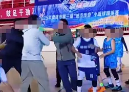 独特篮球竞技赛事引发热议,球员表现抢眼 独特篮球竞技赛事引发热议,球员表现抢眼